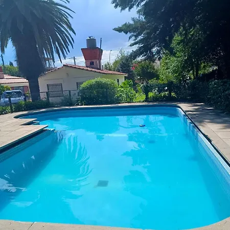 Casa Con Pileta Y Jardin A Tres Cuadras Del Lago Villa Carlos Paz Exterior foto