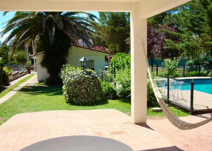 Casa Con Pileta Y Jardin A Tres Cuadras Del Lago
