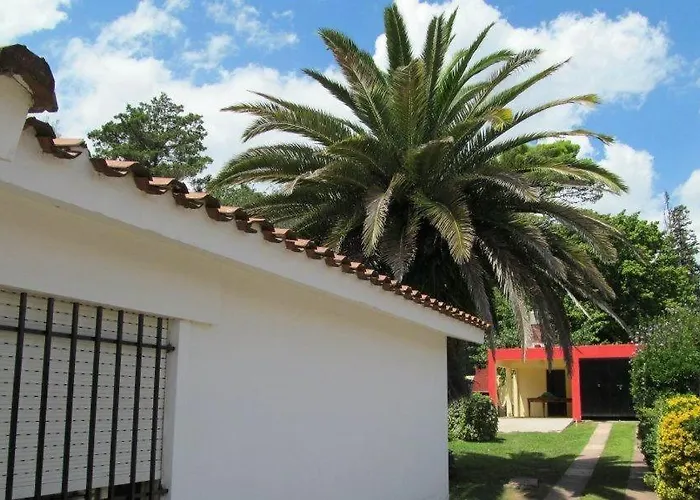 Casa Con Pileta Y Jardin A Tres Cuadras Del Lago