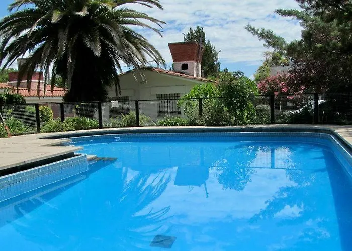 Casa Con Pileta Y Jardin A Tres Cuadras Del Lago