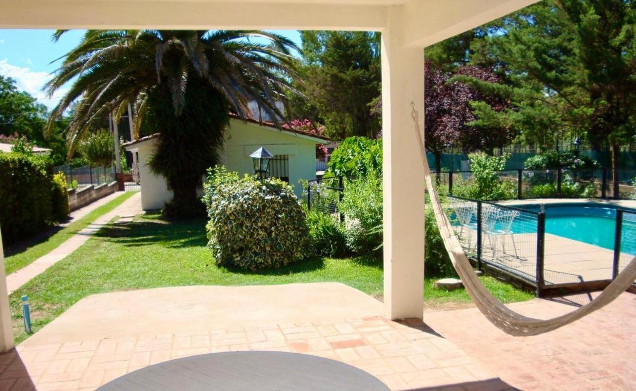 Casa Con Pileta Y Jardin A Tres Cuadras Del Holiday home Villa Carlos Paz
