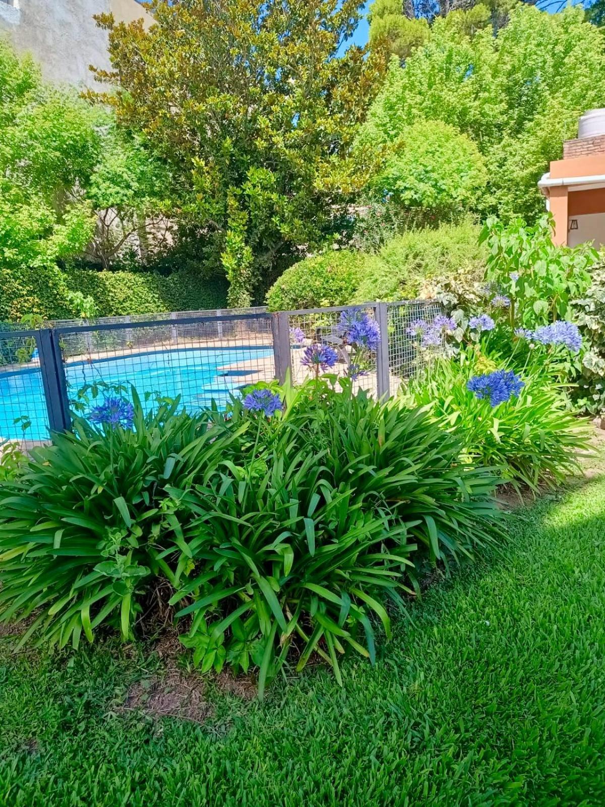 Holiday home Casa Con Pileta Y Jardin A Tres Cuadras Del